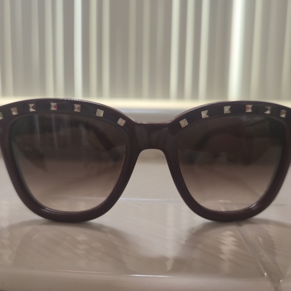 Valentino Burgundy Sunglasses - Stylish Polarized Shades